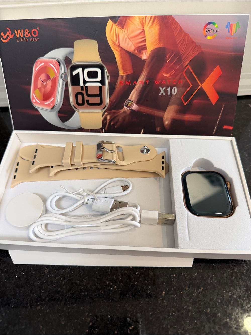 X10 Smartwatch in Beige - Fitness Tracker with Interchangeable Strap